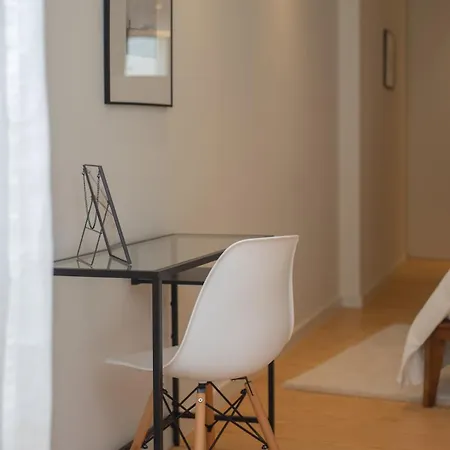 The Alluring - And Spacious 2 Bedroom * Porto