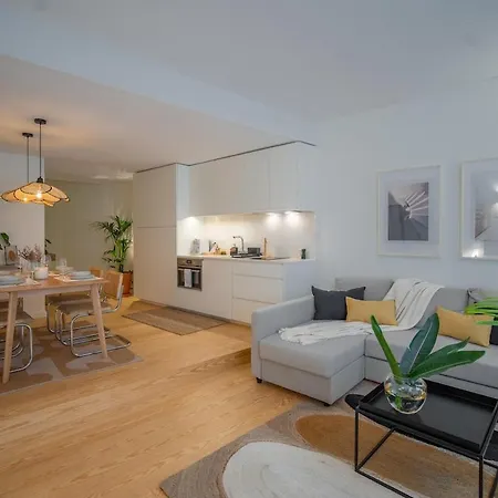 The Alluring - And Spacious 2 Bedroom *