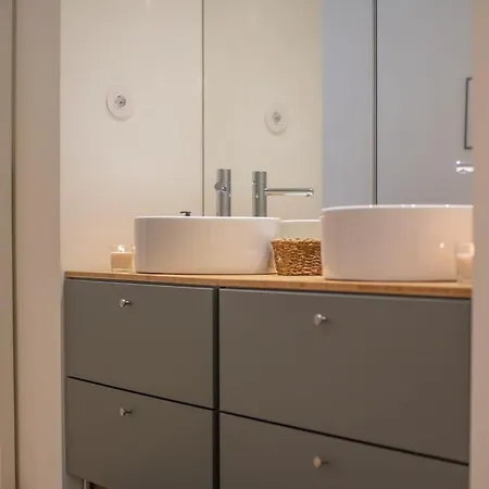 The Alluring - And Spacious 2 Bedroom アパート