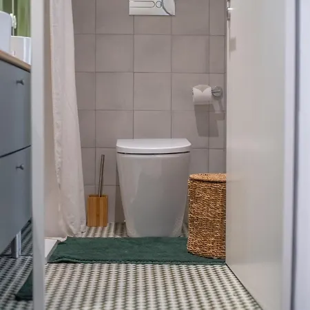 The Alluring - And Spacious 2 Bedroom Apartment Porto